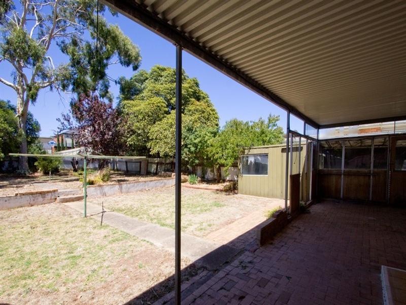 8 Plymouth Avenue, Sturt SA 5047