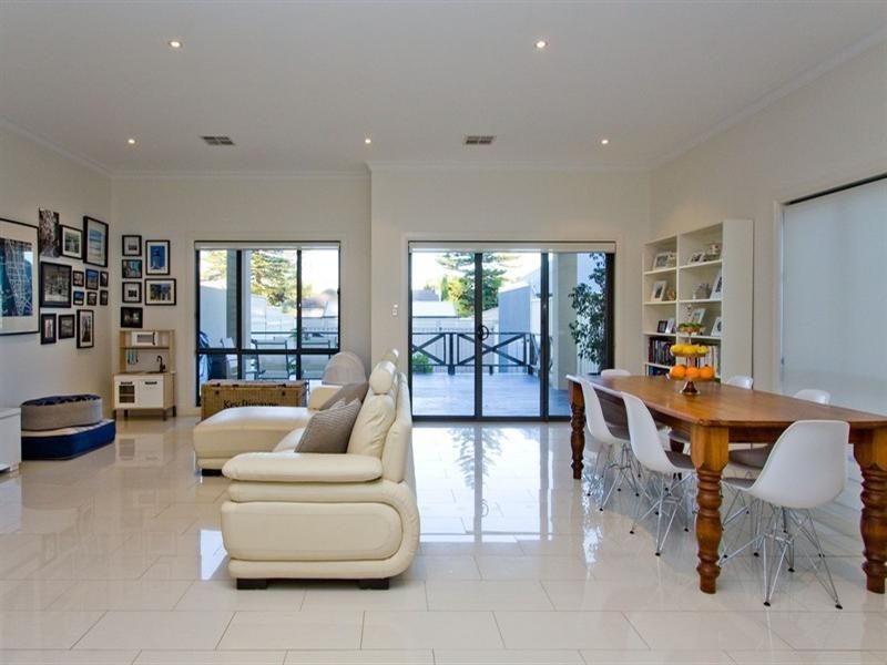 60 East Terrace, Henley Beach SA 5022