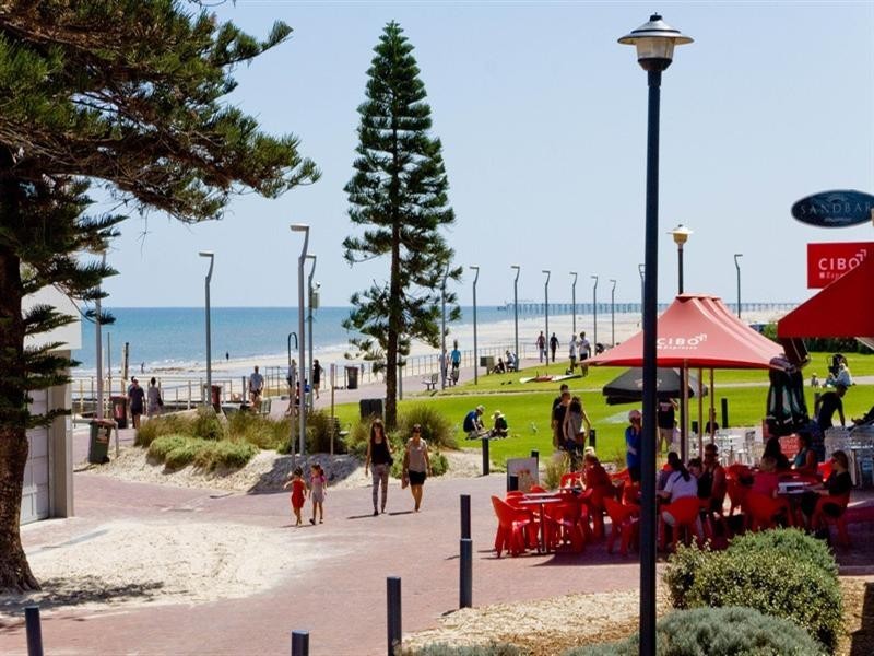 8/241 Esplanade, Henley Beach SA 5022