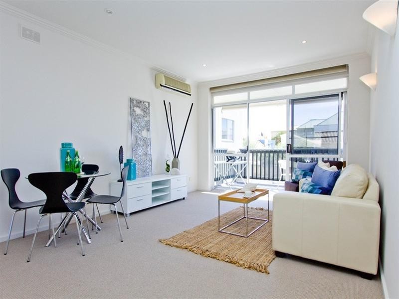 8/241 Esplanade, Henley Beach SA 5022