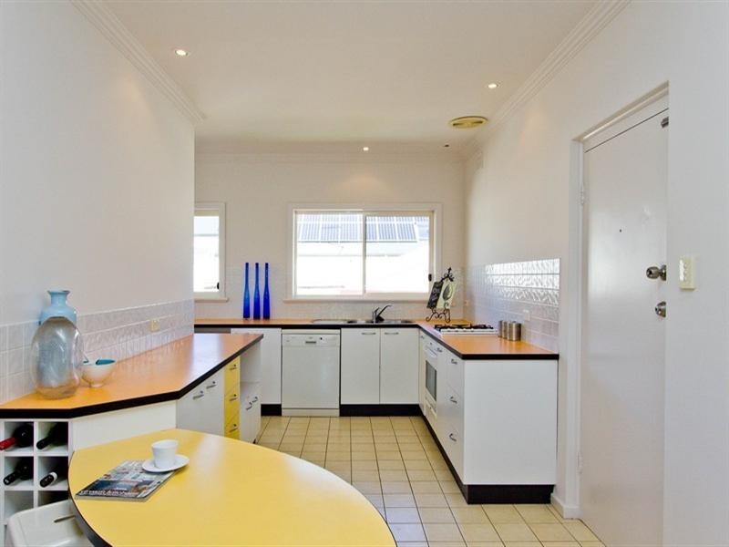 8/241 Esplanade, Henley Beach SA 5022
