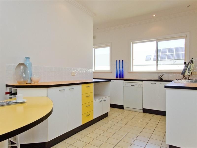 8/241 Esplanade, Henley Beach SA 5022