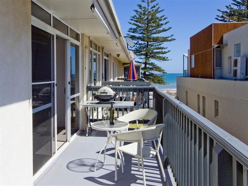 8/241 Esplanade, Henley Beach SA 5022