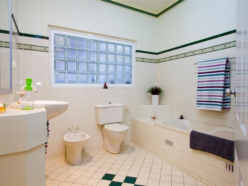 18 Colin Street, Findon SA 5023