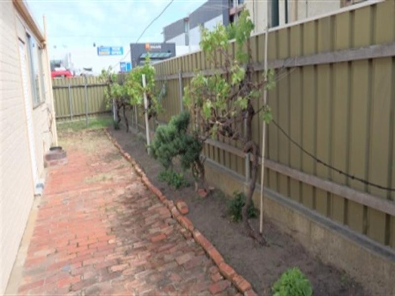 32 Main Street, Henley Beach SA 5022