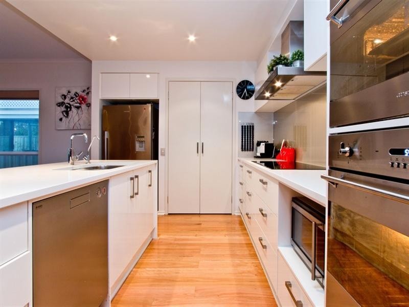 9A Rothesay Avenue, Glenelg North SA 5045