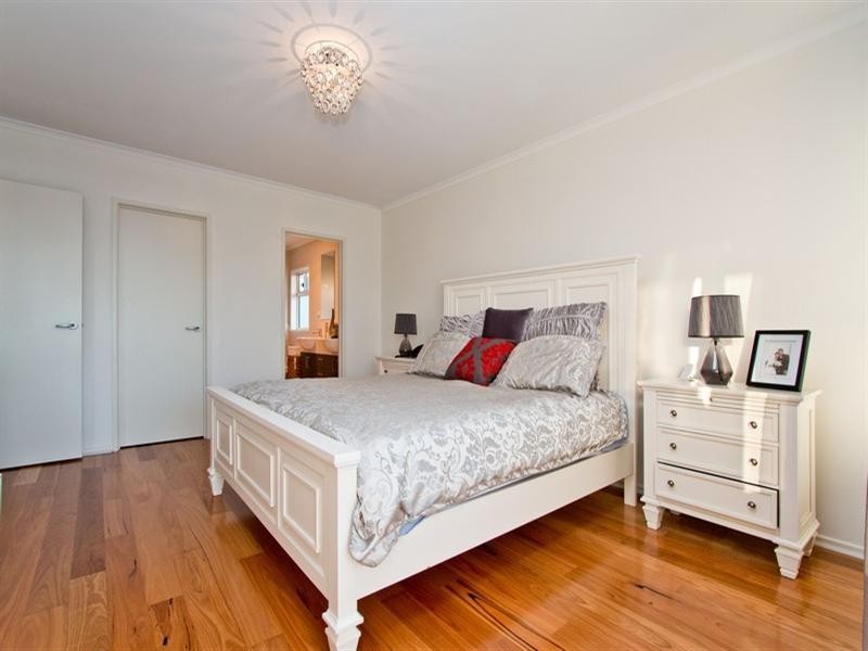 9A Rothesay Avenue, Glenelg North SA 5045