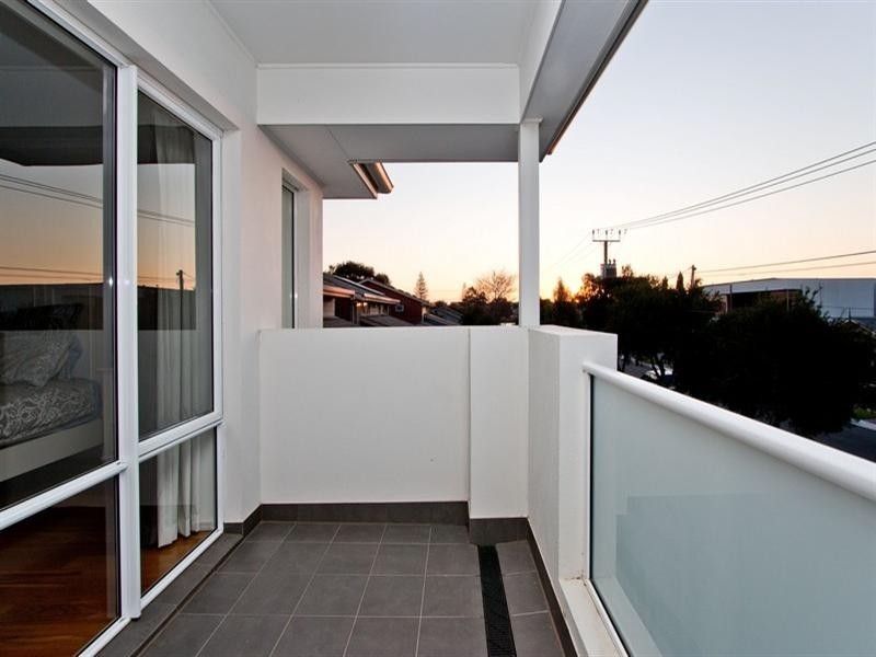 9A Rothesay Avenue, Glenelg North SA 5045