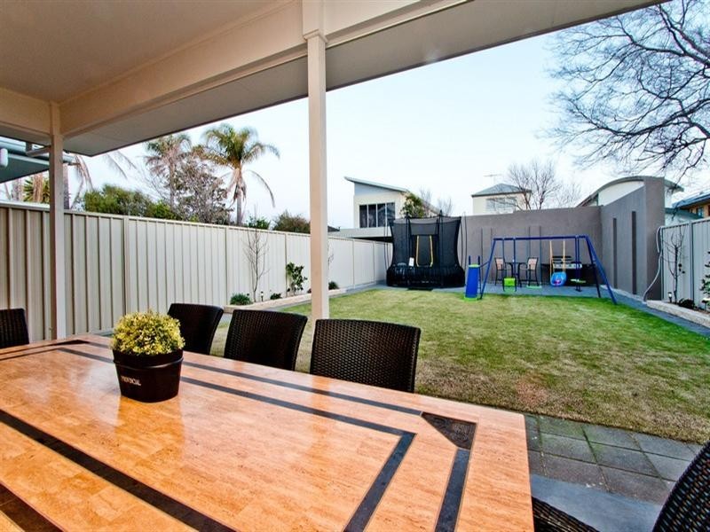 9A Rothesay Avenue, Glenelg North SA 5045