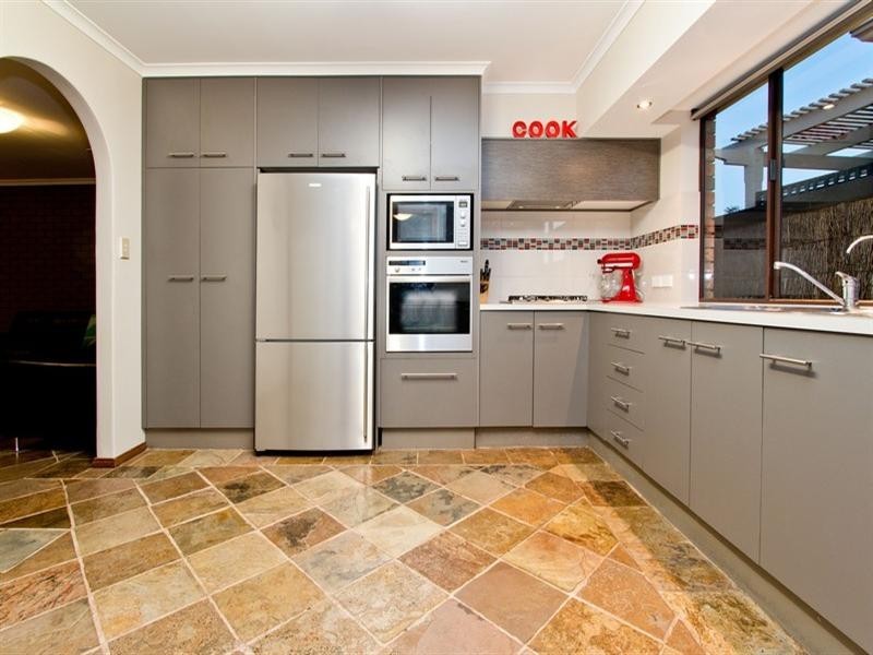 11 Bahamas Grove, West Lakes SA 5021