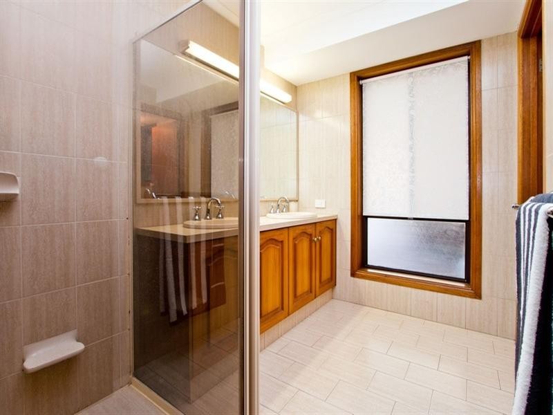 11 Bahamas Grove, West Lakes SA 5021