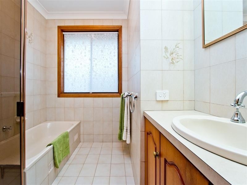 11 Bahamas Grove, West Lakes SA 5021