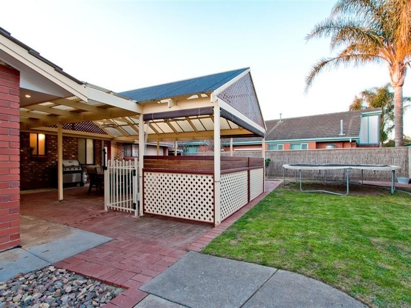 11 Bahamas Grove, West Lakes SA 5021