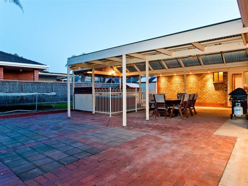 11 Bahamas Grove, West Lakes SA 5021