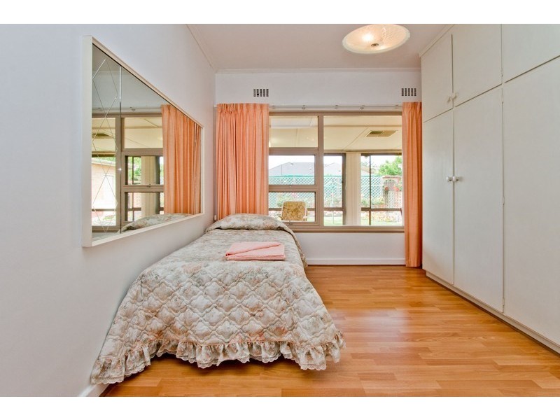 5 Broadmore Avenue, Fulham SA 5024