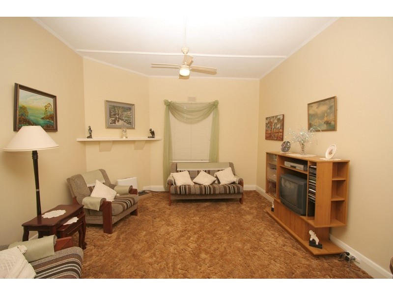 8 Lysle Street, Brooklyn Park SA 5032