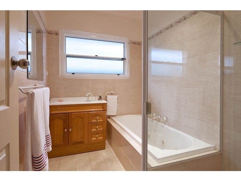 18 Pacific Parade, West Beach SA 5024