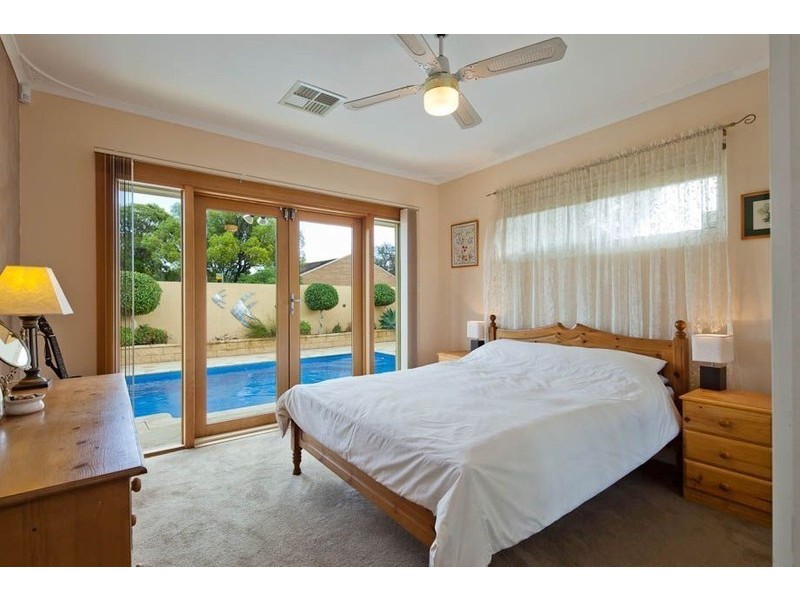 18 Pacific Parade, West Beach SA 5024