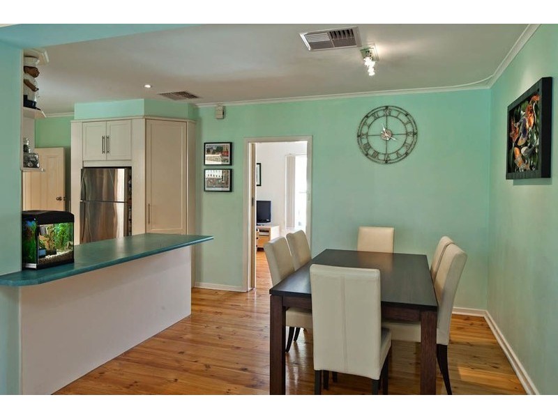 18 Pacific Parade, West Beach SA 5024