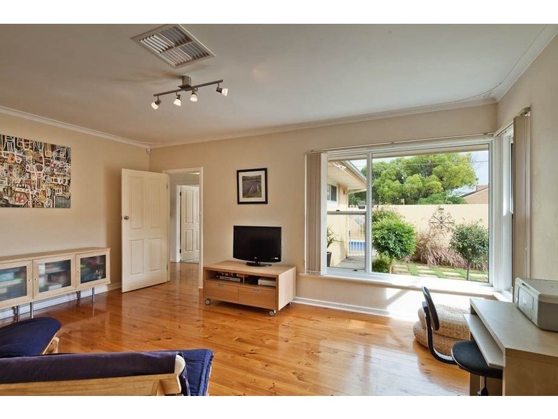 18 Pacific Parade, West Beach SA 5024