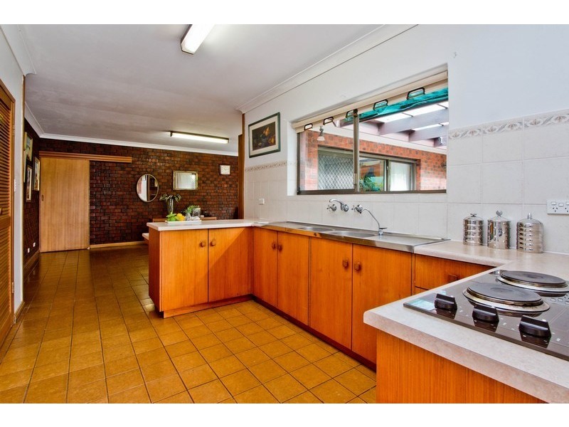 18 Bluelake Court, Tennyson SA 5022