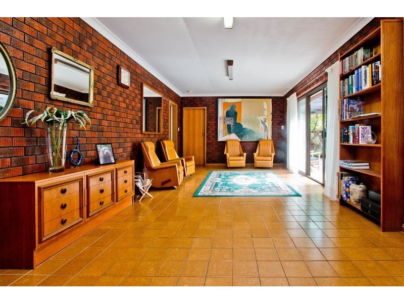 18 Bluelake Court, Tennyson SA 5022