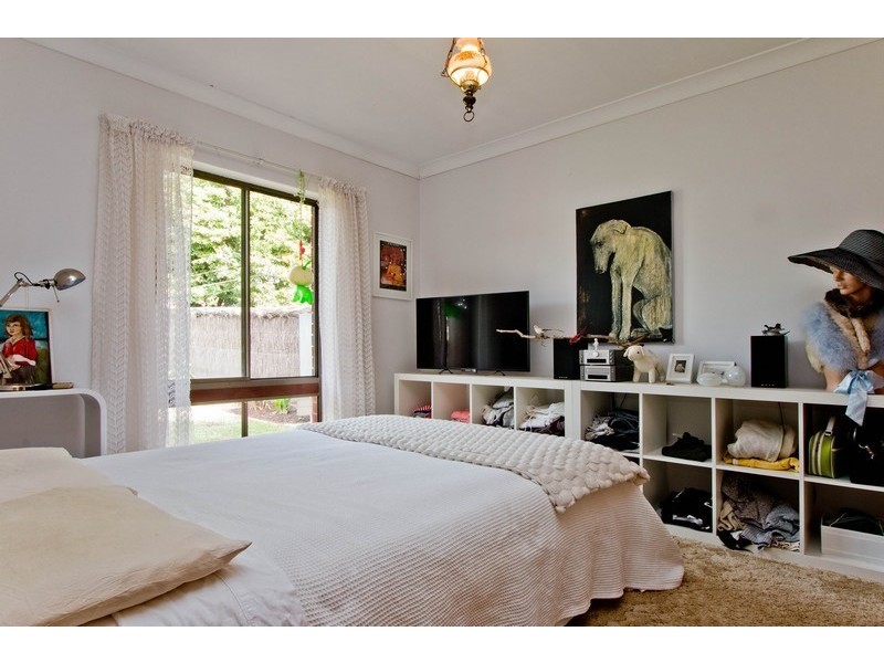 18 Bluelake Court, Tennyson SA 5022