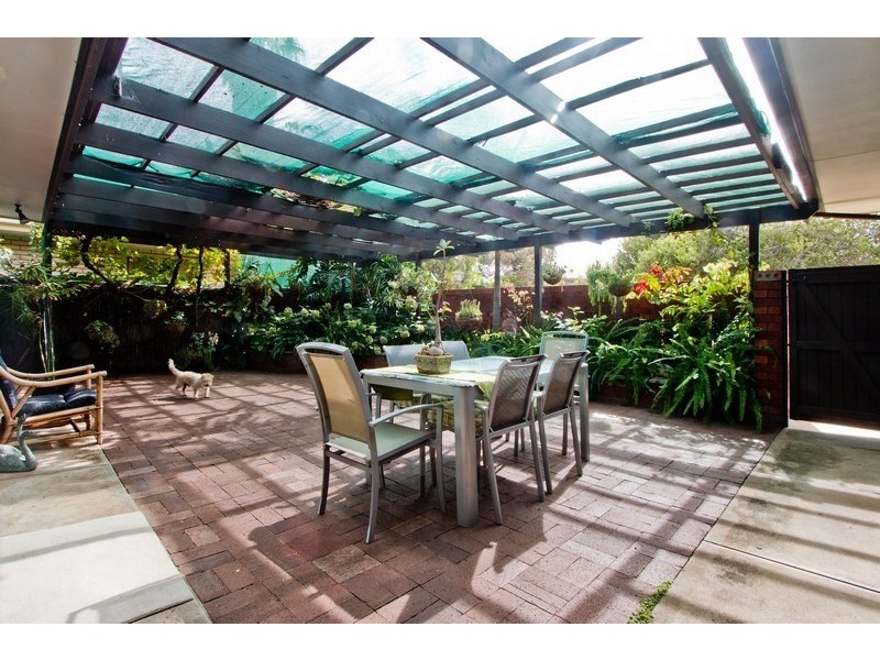 18 Bluelake Court, Tennyson SA 5022