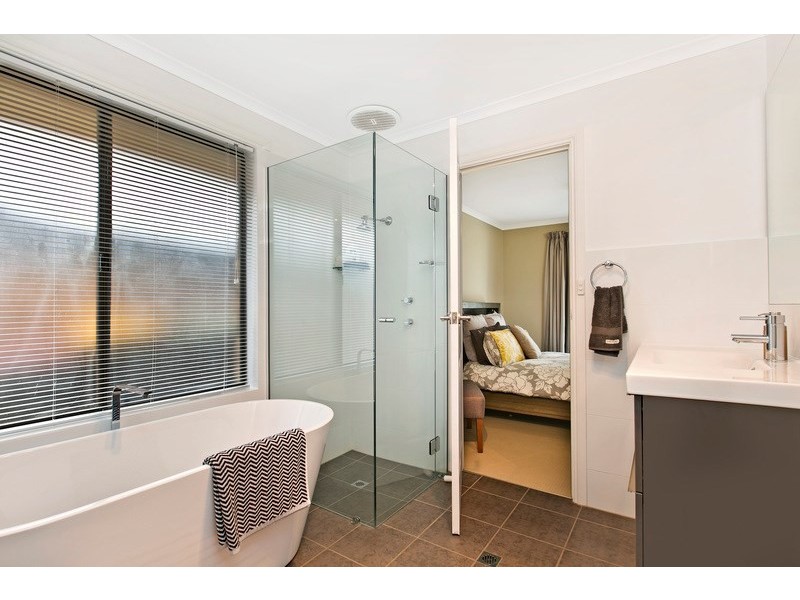 45 Neeangarra Crescent, Hallett Cove SA 5158