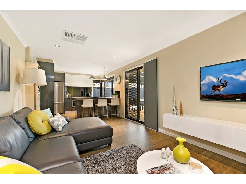 45 Neeangarra Crescent, Hallett Cove SA 5158