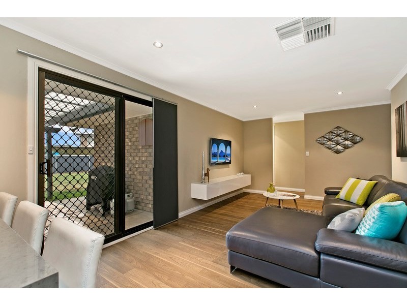 45 Neeangarra Crescent, Hallett Cove SA 5158