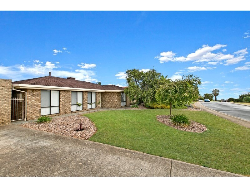 45 Neeangarra Crescent, Hallett Cove SA 5158