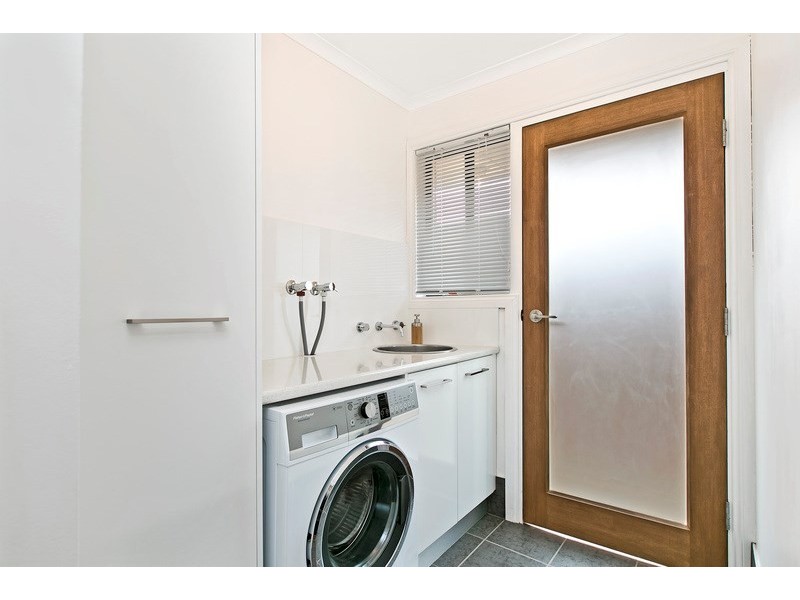 45 Neeangarra Crescent, Hallett Cove SA 5158