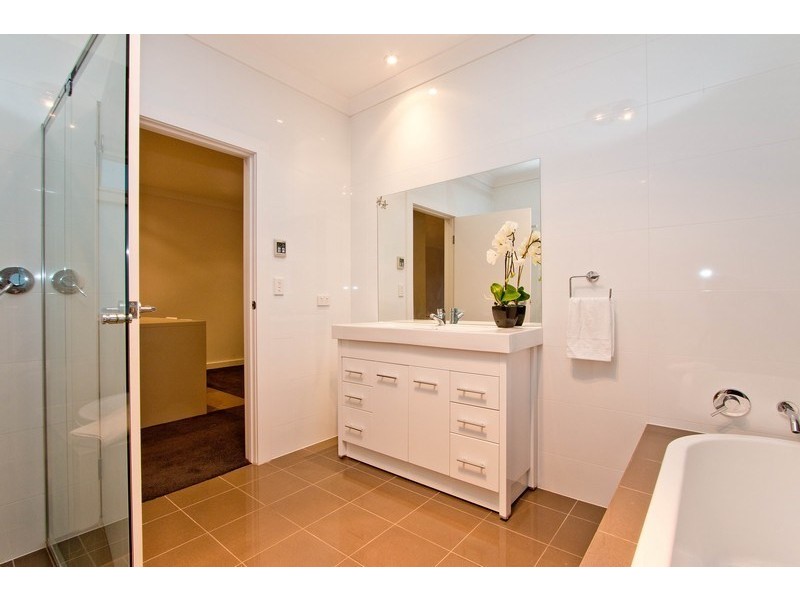 15 Hobart Road, Henley Beach South SA 5022