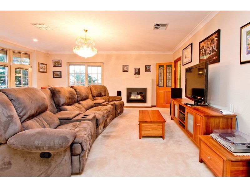 30 Davey Crescent, Seaview Downs SA 5049