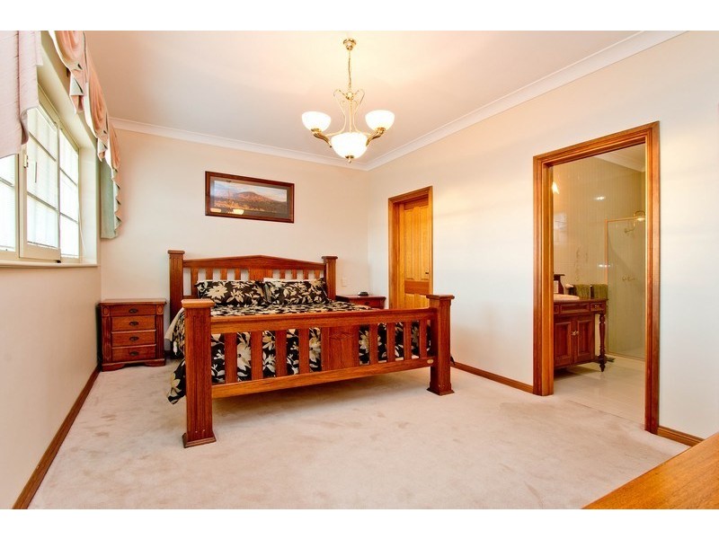 30 Davey Crescent, Seaview Downs SA 5049