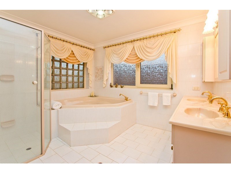 30 Davey Crescent, Seaview Downs SA 5049