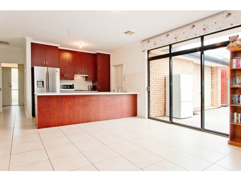 8 Banrock Place, Mawson Lakes SA 5095