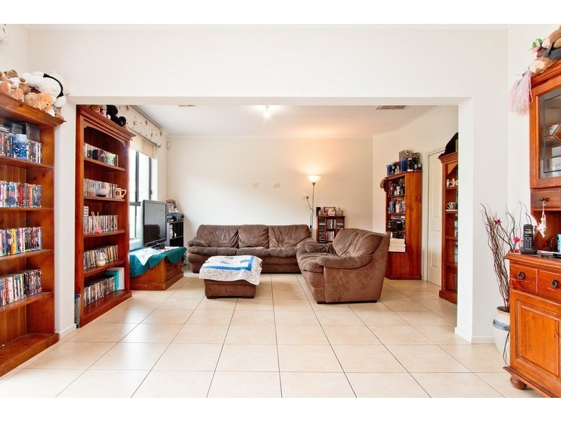 8 Banrock Place, Mawson Lakes SA 5095