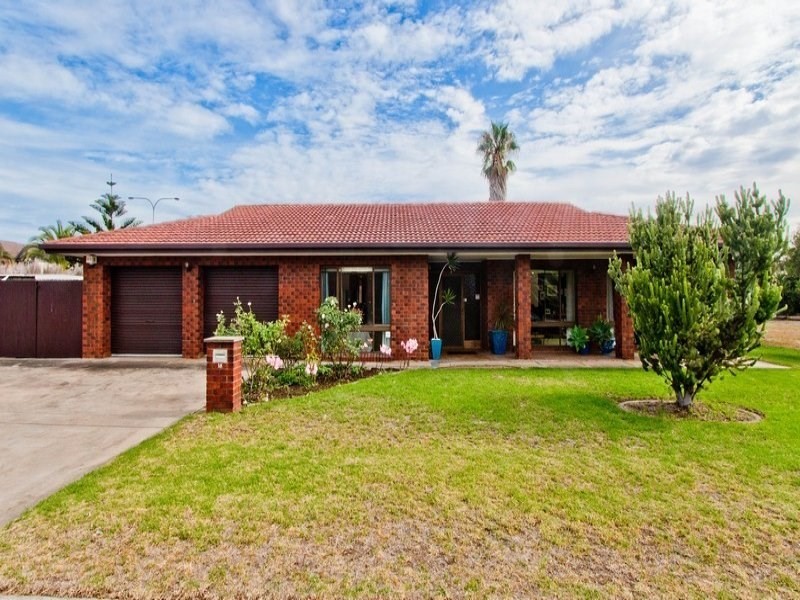 18 Bluelake Court, West Lakes SA 5021
