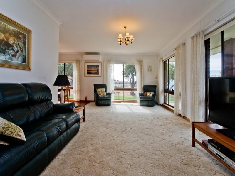 18 Bluelake Court, West Lakes SA 5021