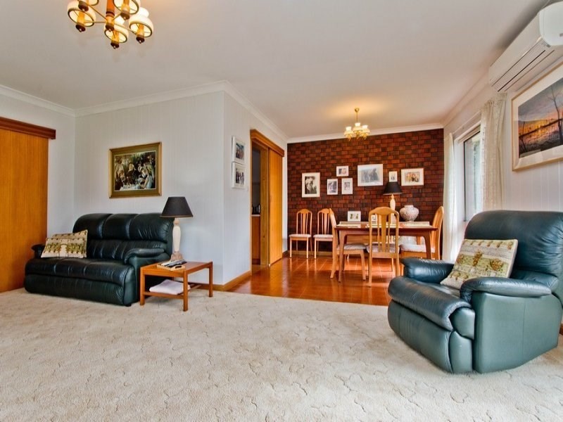 18 Bluelake Court, West Lakes SA 5021