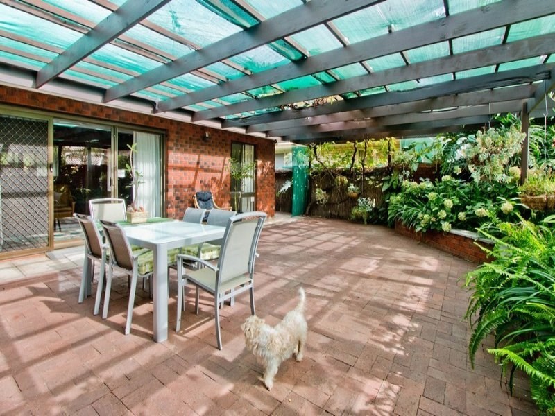 18 Bluelake Court, West Lakes SA 5021