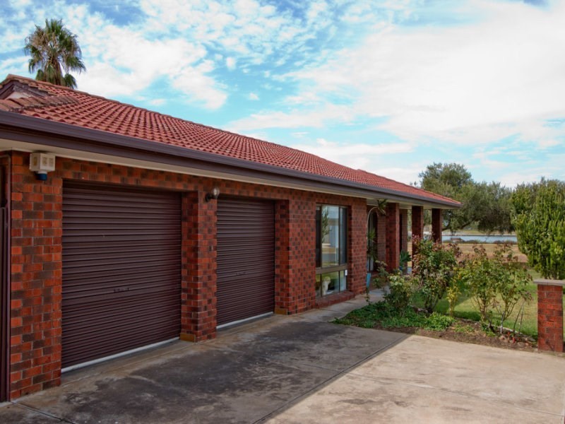18 Bluelake Court, West Lakes SA 5021