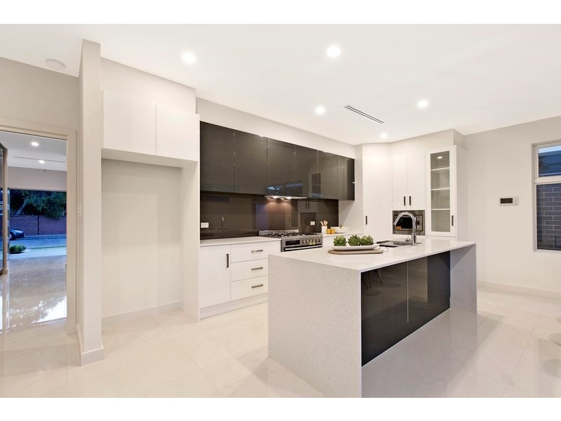 18 Crispian Street, Fulham SA 5024