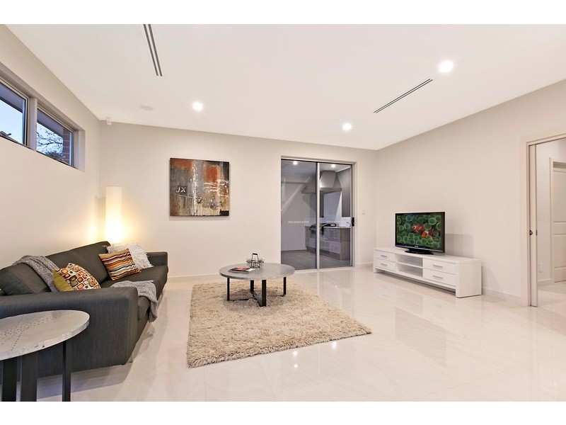 18 Crispian Street, Fulham SA 5024