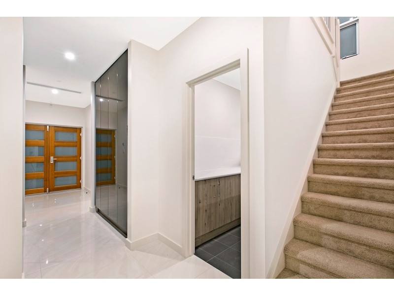 18 Crispian Street, Fulham SA 5024