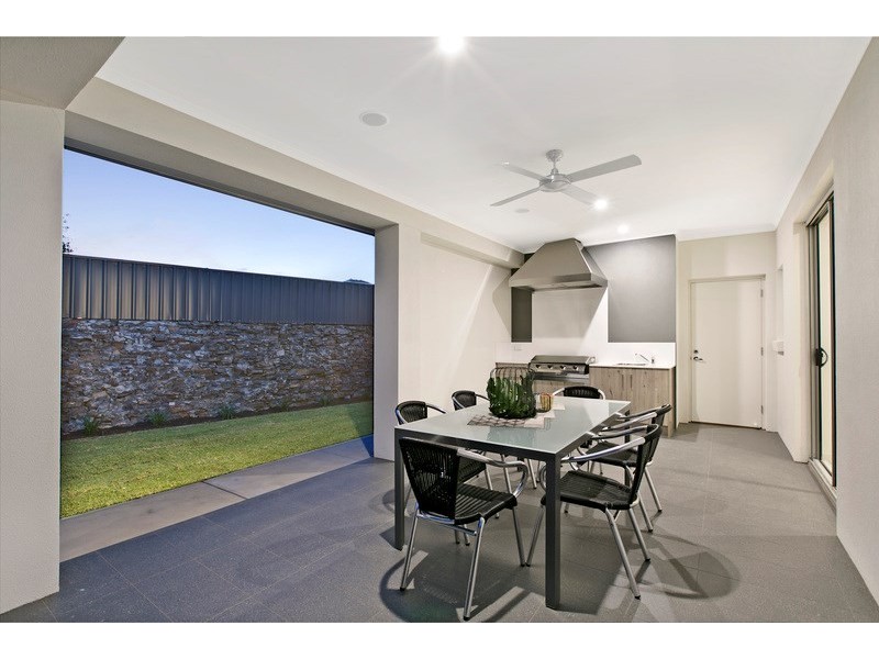 18 Crispian Street, Fulham SA 5024