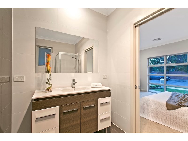 18 Crispian Street, Fulham SA 5024