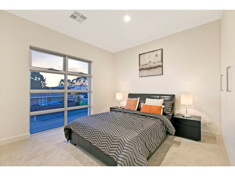 18 Crispian Street, Fulham SA 5024